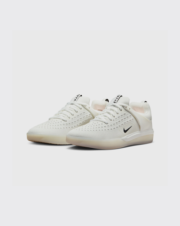 Nike SB Nyjah 3 Shoe
