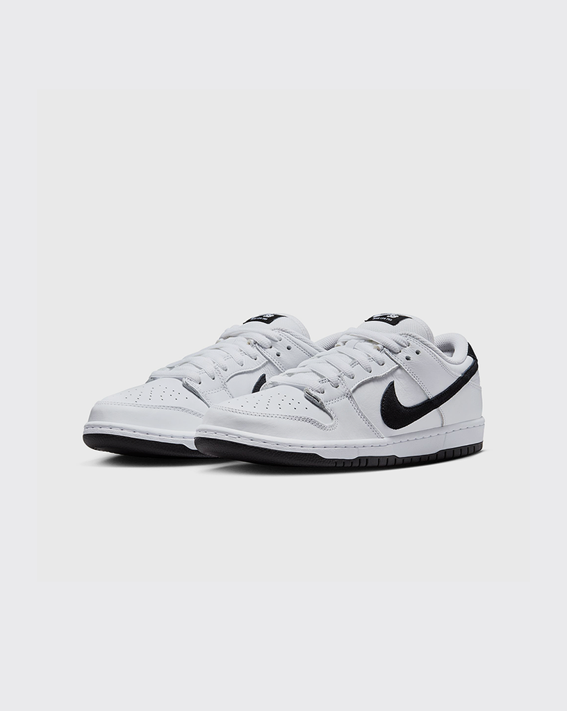 Nike SB Dunk Low Pro Shoe White/Black/White Trainers SB Free