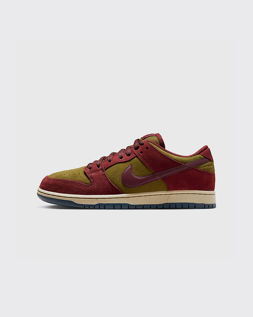 Nike SB Dunk Low Pro Dark Team Red/Burgundy Crush Trainers SB